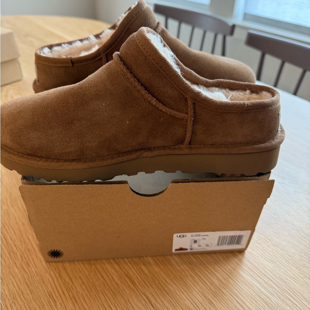 UGG Classic Slipper Chestnut - NWT Women’s 8
